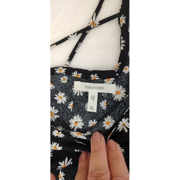 Maurices Daisy Floral Top Size XL - Picture 7 of 10